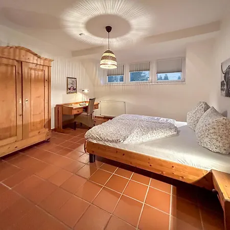 Haus Meerten * Neroth